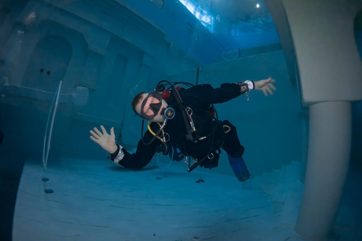 Сухой гидрокостюм от "Акватикс-Про" в самом глубоком бассейне России