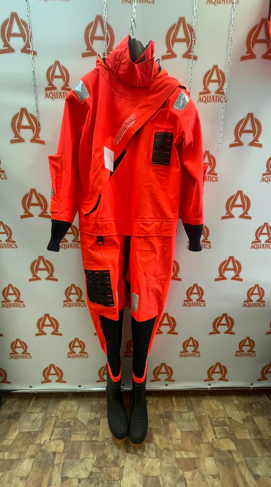 картинка Гидрокостюм спасателя ГКС-8/17 (выставочный образец) от магазина Акватикс